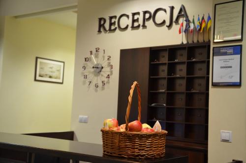 Zona de hol sau recepție la Hotel Aviator Kielce "Business Hotel Medical & Spa"