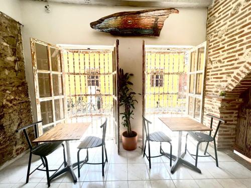 A patio or other outdoor area at Pachamama Hostel Cartagena