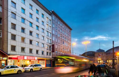 Gæster der bor på Leonardo Hotel Frankfurt City Center