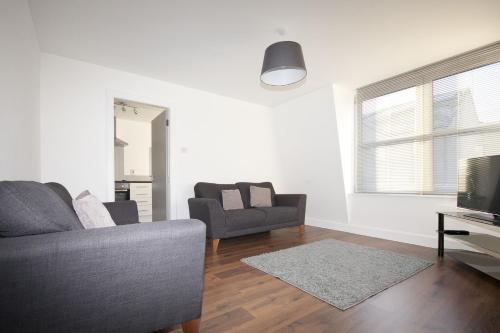 A television and/or entertainment centre at Aberdeen Serviced Apartments: Charlotte street