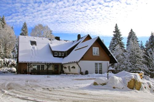 Haus Sonneck að vetri til