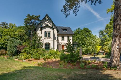 Vrt pred nastanitvijo Luxus Hotel Design Villa Ottilienruh Ilsenburg im Harz