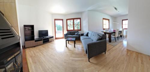 Χώρος καθιστικού στο Apartment 12 - Geräumige Ferienwohnung im Tullnerfeld