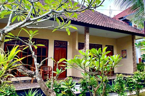 Sodas prie apgyvendinimo įstaigos Lembongan Tropical Guesthouse