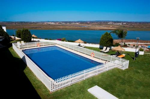 Piscina a Parador de Ayamonte o a prop