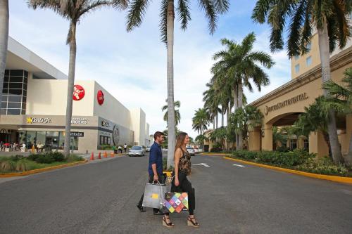 Asiakkaita majoituspaikassa Real Intercontinental Metrocentro Managua, an IHG Hotel