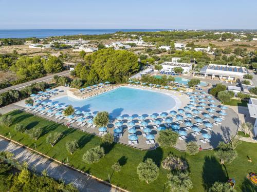 Hồ bơi trong/gần PORTO CESAREO CAMPING & Village