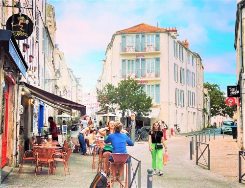 Hôtel Le Bord'O Vieux Port tesisinde konaklayan konuklar