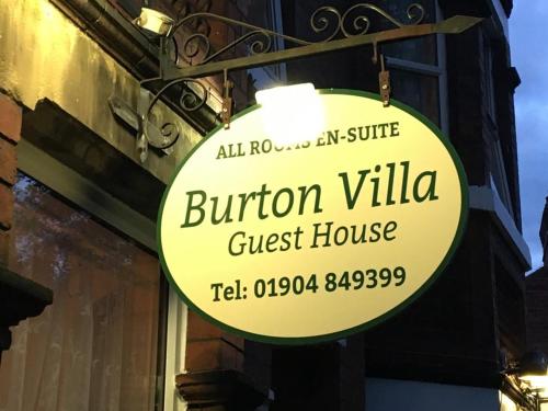 een bord voor een burton villa pension bij Burton Villa Guest House in York