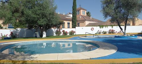 The swimming pool at or close to Apartamento Aljarafe