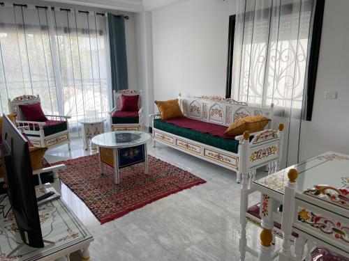 Marsa Authentic Luxury Appart 1 tesisinde bir oturma alanı