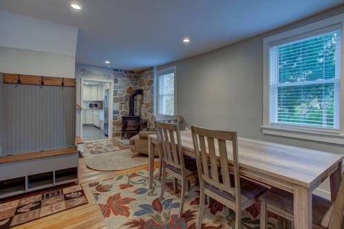 A seating area at Calla Lily Farmhouse