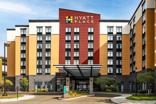 uma imagem de um hotel hyatt place em Hyatt Place Pittsburgh North Shore em Pittsburgh