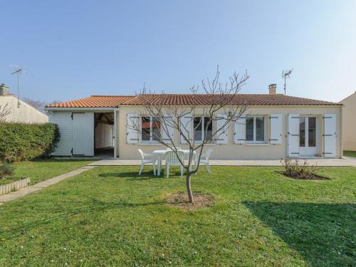 Un jardín fuera de Maison Châtelaillon-Plage, 4 pièces, 6 personnes - FR-1-535-20