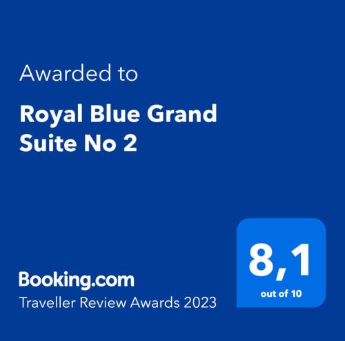 un écran bleu avec le texte attribué au Grand Bleu dans l'établissement Royal Blue Grand Suite No 2, au Pirée