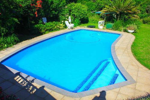 Swimming pool sa o malapit sa Heroes Garden Lodge