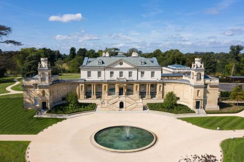 Poolen vid eller i närheten av The Langley, a Luxury Collection Hotel, Buckinghamshire