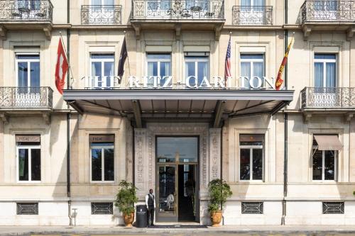 Façana o entrada de The Ritz-Carlton Hotel de la Paix, Geneva