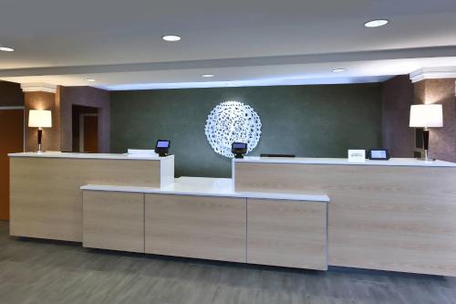 Lobi atau kawasan kaunter penerimaan di Fairfield Inn & Suites by Marriott Richmond Innsbrook