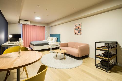 Ruang duduk di Section L Residence Ginza