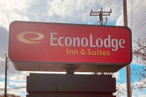 Sertifikat, penghargaan, tanda, atau dokumen yang dipajang di Econo Lodge Inn & Suites Downtown San Antonio Riverwalk Area