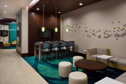 Seating area sa SpringHill Suites by Marriott Houston Downtown/Convention Center