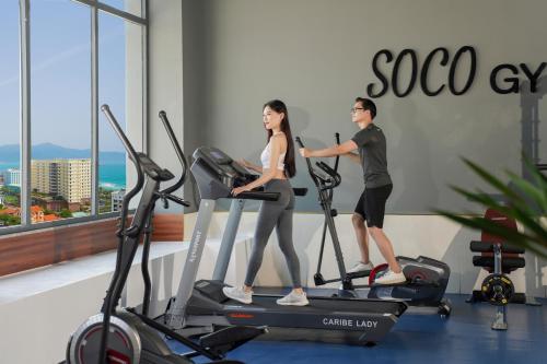 The fitness centre and/or fitness facilities at Hotel Soco