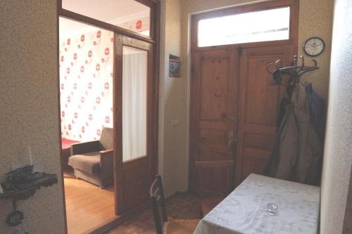 Imagen de la galería de Guesthouse Pirosmani, en Borjomi