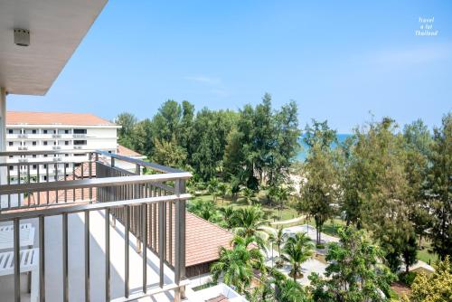 Seapine Beach Golf and Resort Hua Hin في هوا هين: اطلالة من شرفة المنتجع