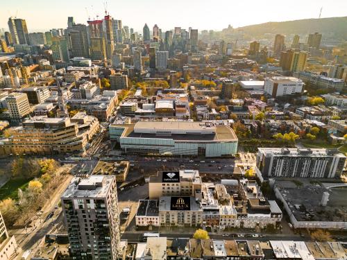 Pemandangan umum bagi Montreal atau pemandangan bandar yang diambil dari hotel