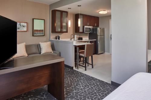 Dapur atau dapur kecil di Residence Inn by Marriott Nashville Downtown/Convention Center