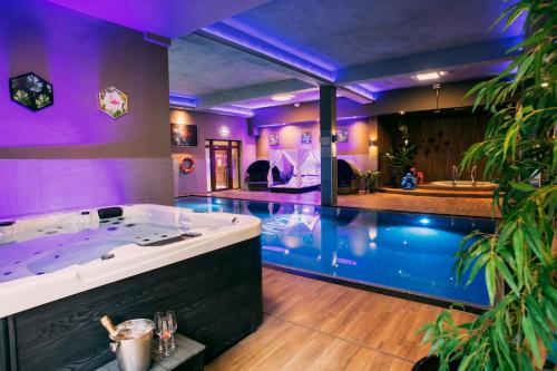 Hotel Kotarz Spa&Wellness 내부 또는 인근 수영장