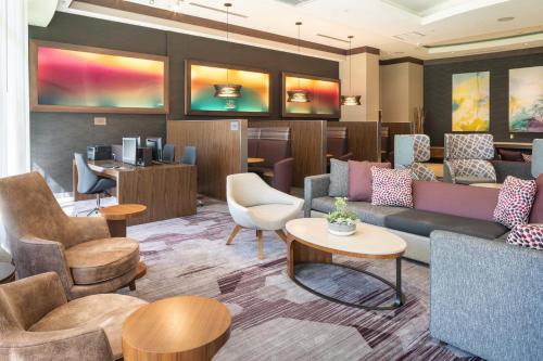 Zona d'estar a Courtyard by Marriott Miami Airport