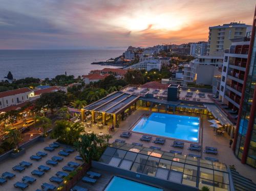 The swimming pool at or close to The Views Monumental