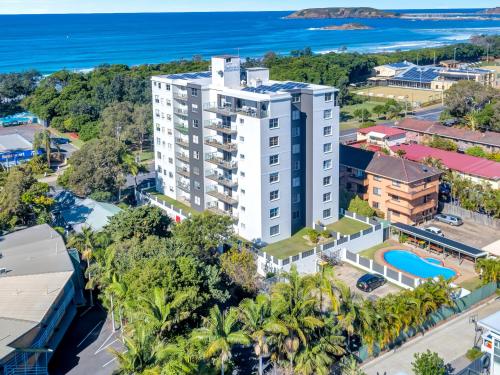 Kolam renang di atau di dekat Tradewinds Apartments