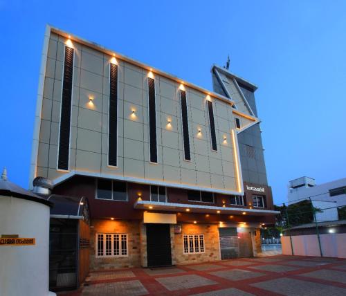 El edificio en el que está el hotel