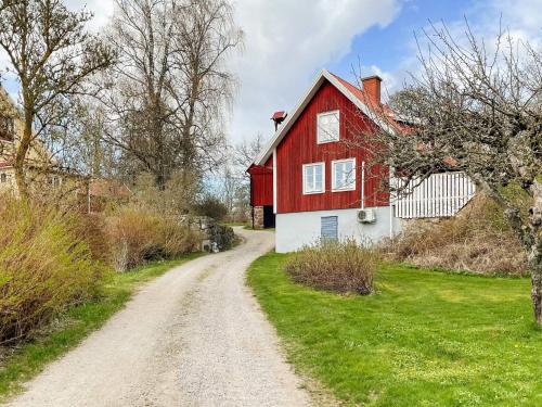 Holiday home KARLSKRONA IV के बाहर एक बगीचा