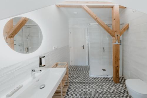 Un baño de Apartmány Staré Město