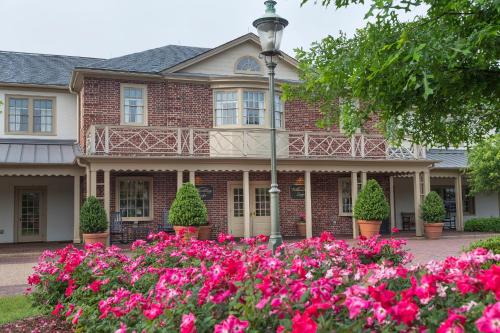 Um jardim em Williamsburg Lodge, Autograph Collection