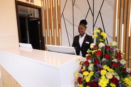 Apgyvendinimo įstaigos PrideInn Westlands Luxury Boutique Hotel personalas