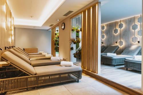 Ruang duduk di Elements Resort Zell am See; BW Signature Collection