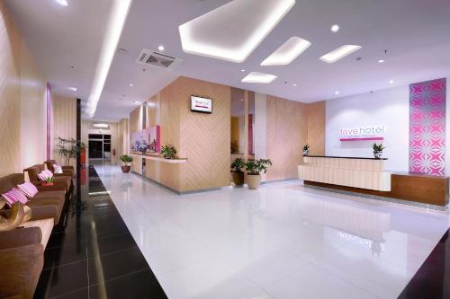 Una cocina o kitchenette en favehotel Simpang Lima - Semarang