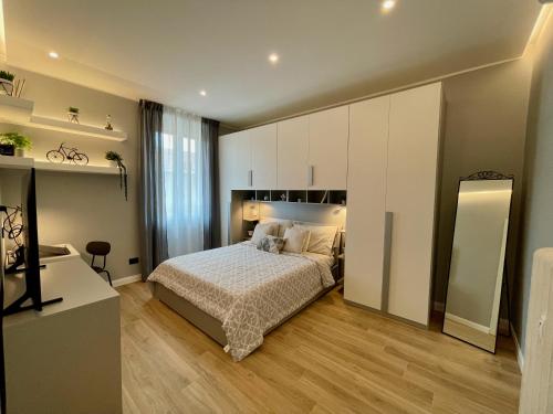 Una cama o camas en una habitación de Luxury Downtown - Milan MF Apartments