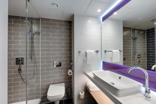 Ванная комната в Premier Inn Berlin City Wilmersdorf