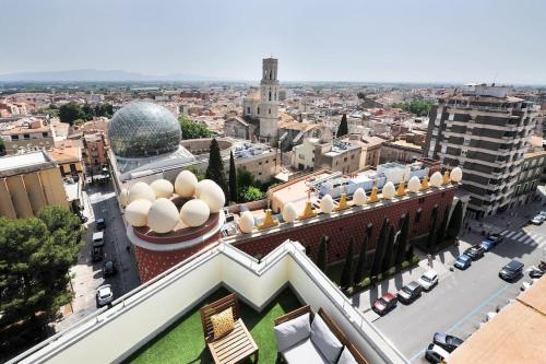 Foto da galeria de Atico frente al museo Dali em Figueres