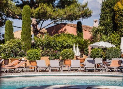 Majoituspaikassa Hotel Byblos Saint-Tropez tai sen lähellä sijaitseva uima-allas