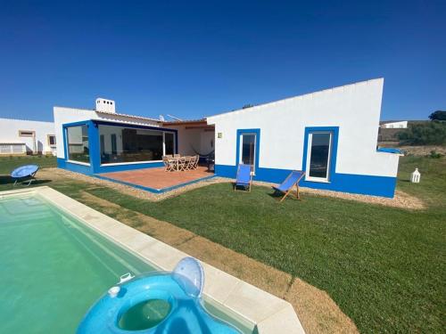 Villa con piscina y casa en Casa Bendi, en Cuba