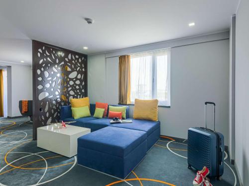 Кът за сядане в Ibis Styles Bucharest Airport