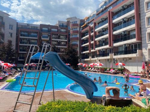 Бассейн в ADMIRAL PLAZA C 43 Studio Sunny Beach или поблизости