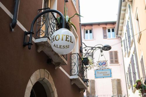 Alessi Hotel Trattoria tesisinde sergilenen bir sertifika, ödül, işaret veya başka bir belge